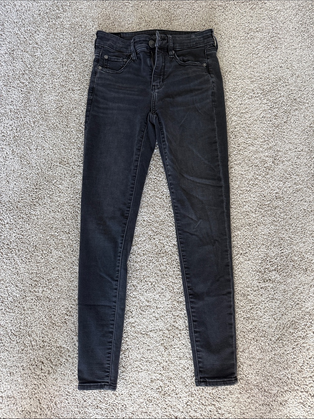 American Eagle Outfitters Black Women's Skinny Jeans - Sleek High-Rise
